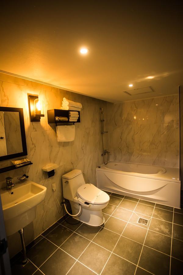 Gallery Tourist Hotel ชองจู ภายนอก รูปภาพ
