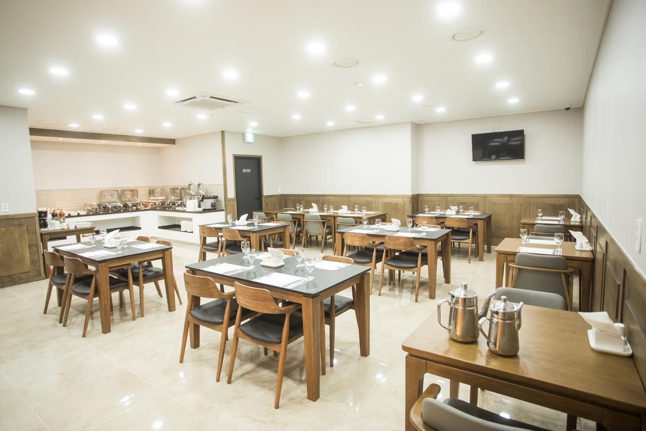 Gallery Tourist Hotel ชองจู ภายนอก รูปภาพ