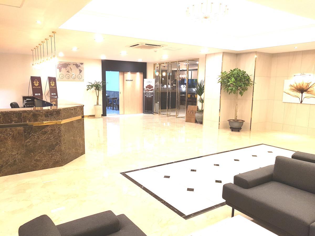 Gallery Tourist Hotel ชองจู ภายนอก รูปภาพ